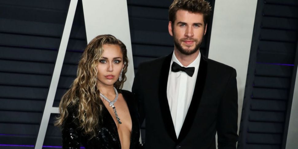 Miley Cyrus Admits Liam Hemswo...