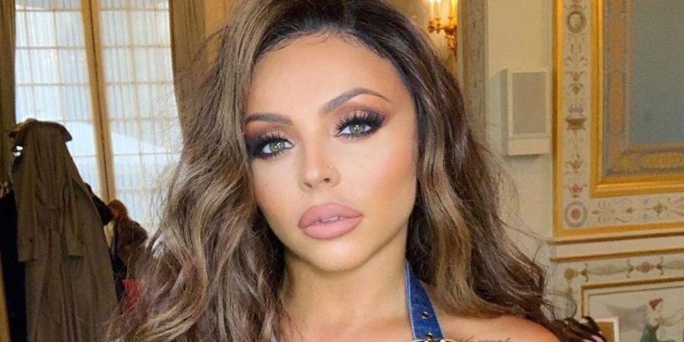 Jesy Nelson Spotted Hand In Ha...