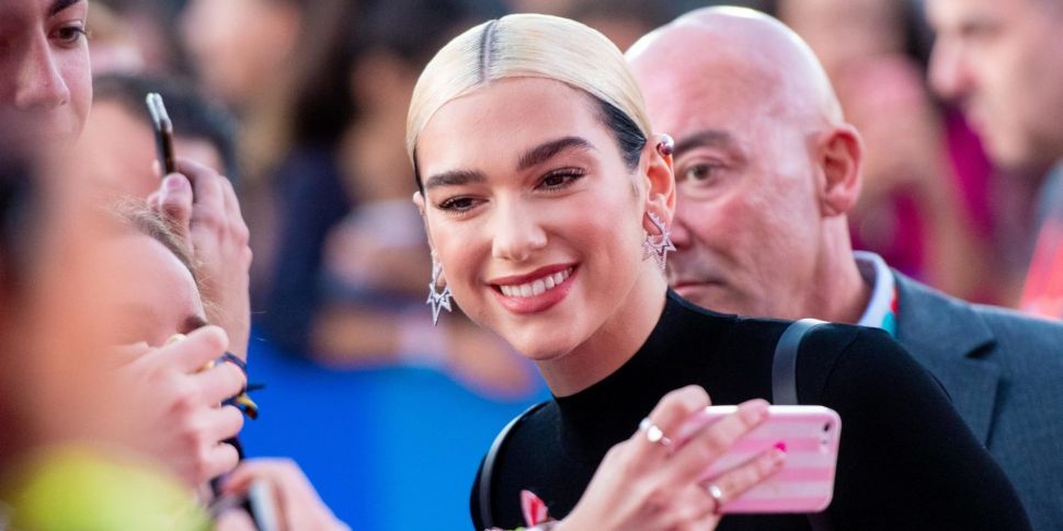 Dua Lipa Admits Online Trollin...