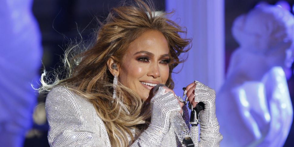 Jennifer Lopez Hits Back At So...
