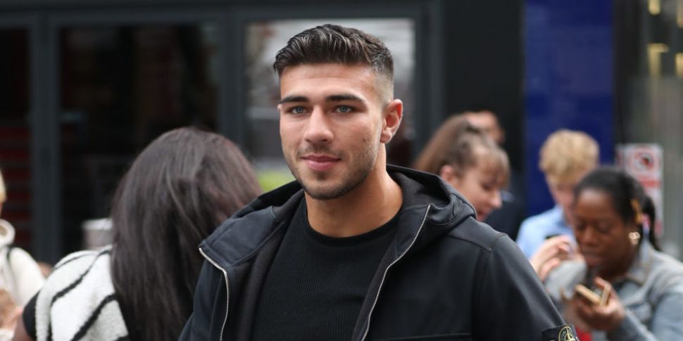 Tommy Fury Responds To Backlas...