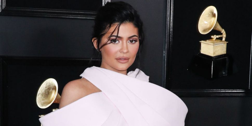 Kylie Jenner Responds After Mo...