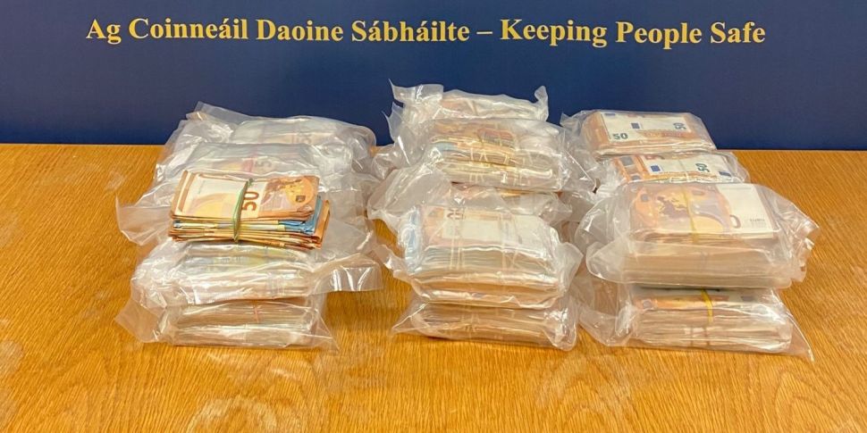 Dublin Gardai Seize Over €400,...