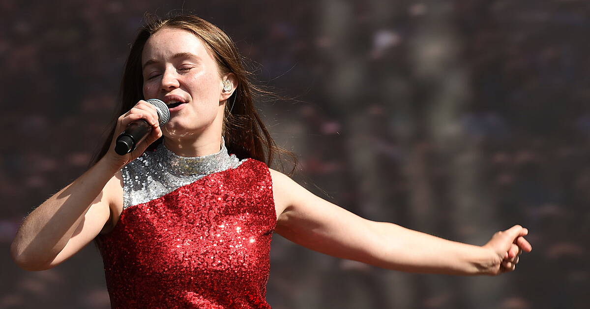 Sigrid Tells SPIN All About Her Fun Nights Out In Dingle - Vimarsana News