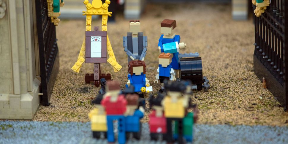 Lego Models Of Royal Family Un...