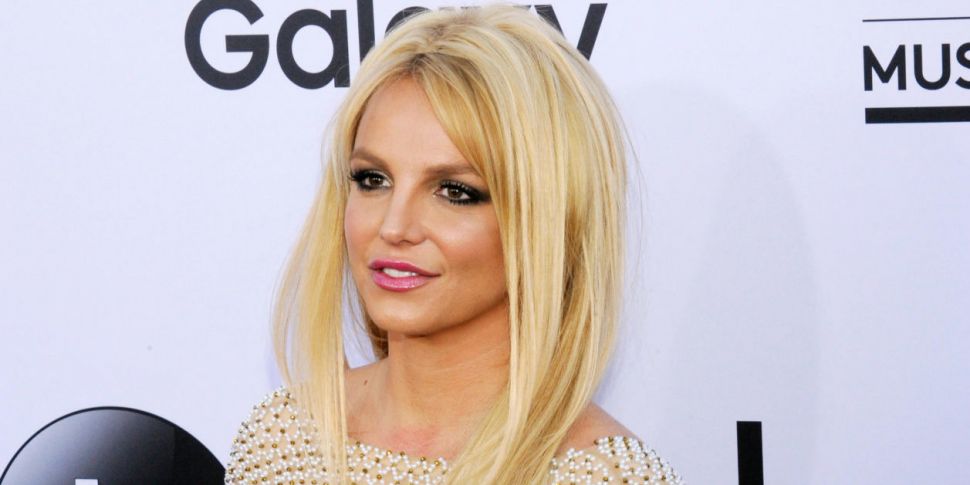Britney Spears Apologises Afte...