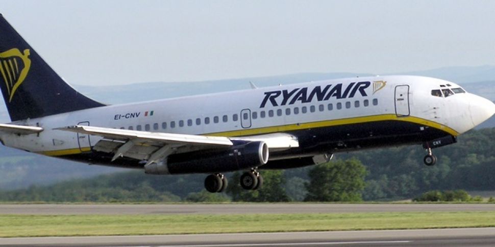 Dublin Ryanair Flight Makes Em...