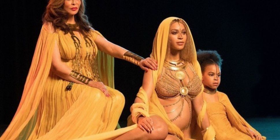 WATCH: Beyonce's Grammy Pe...