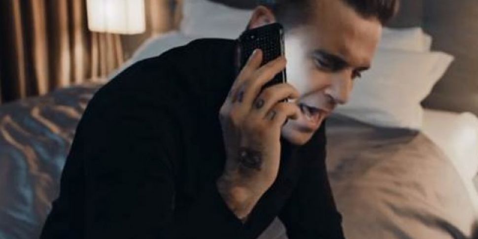 Robbie Williams Video For '...