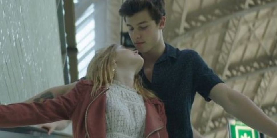 VIDEO: Shawn Mendes - There...
