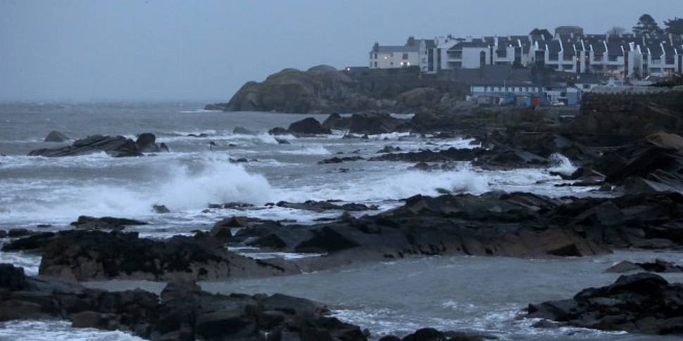 Storm Aileen Set To Hit Irelan...