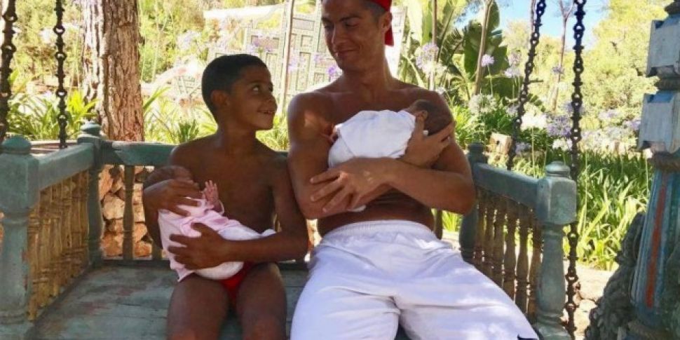 Ronaldo Welcomes First Child W...