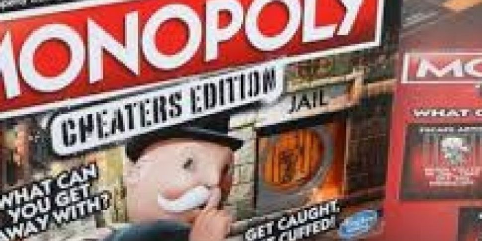 Monopoly Brings Out Cheaters E...