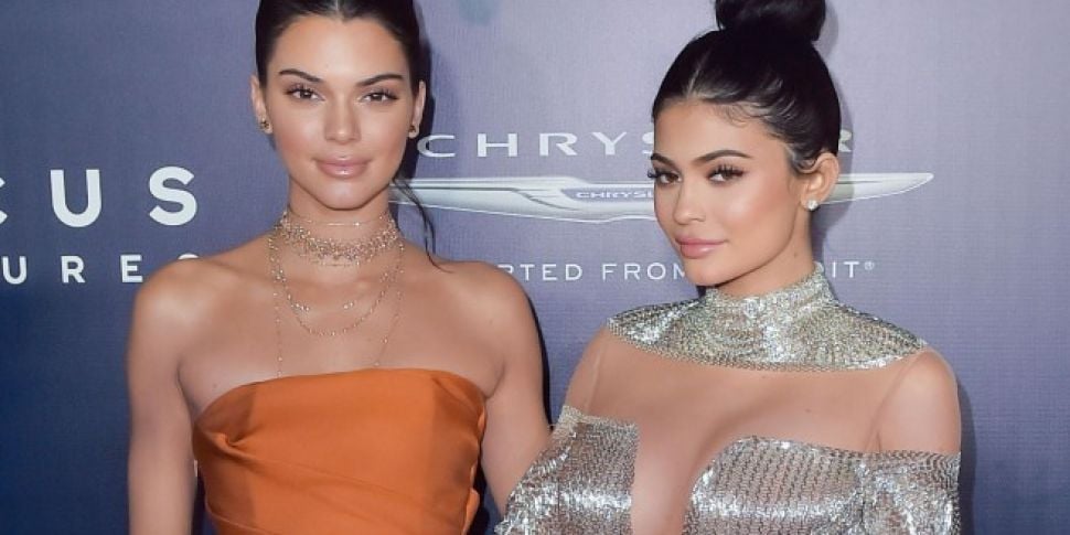 Kendall & Kylie Settle Tupac T...