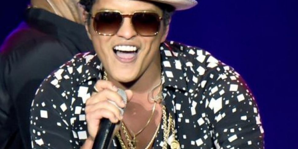 Bruno Mars Confirms Sister Sle...