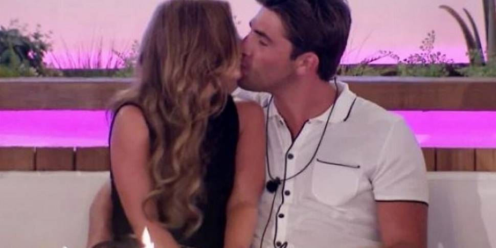 Love Island: First Look At Ton...