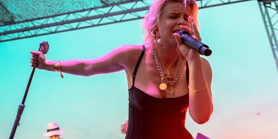 Watch Robyn's Comeback Gig...