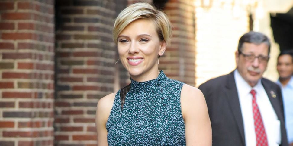 Scarlett Johansson Wants Papar...