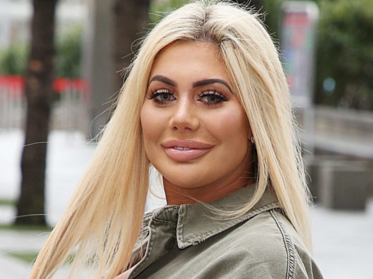 Chloe Ferry Accuses Sam Gowland Of Cheating On Instagram Stories |  SPINSouthWest