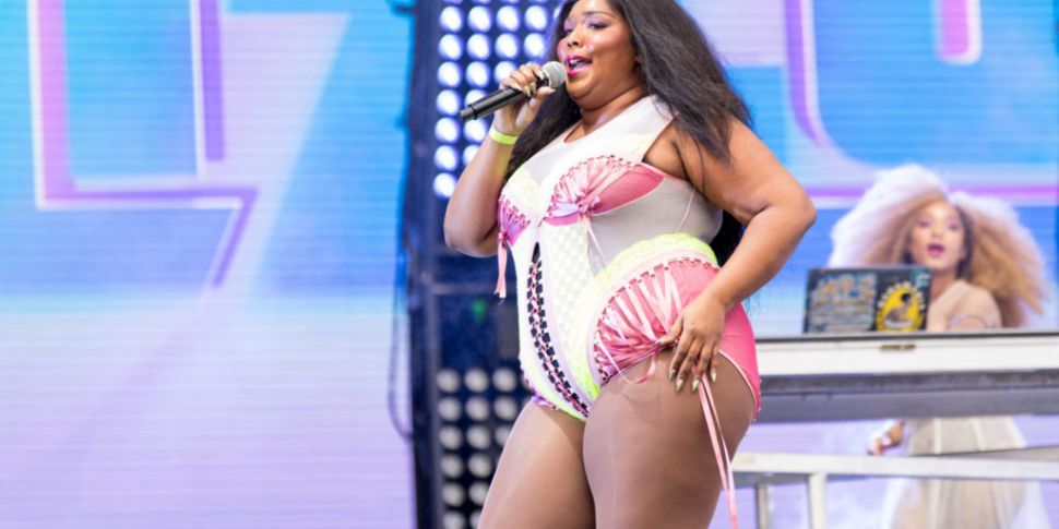 Lizzo Sued By Delivery Person...
