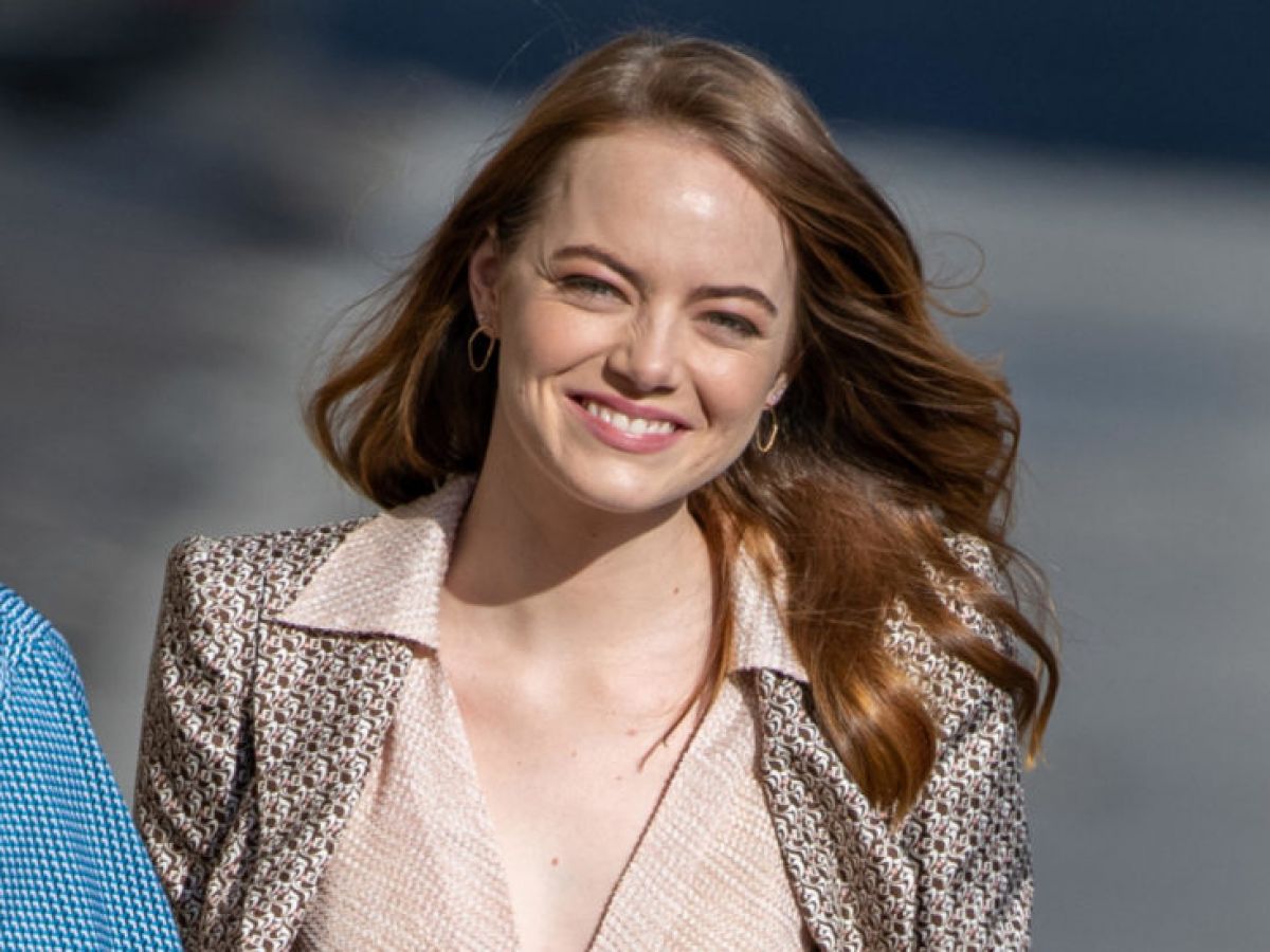 Emma Stone Is Wearing a Wedding Ring, Secretly Married Dave McCary