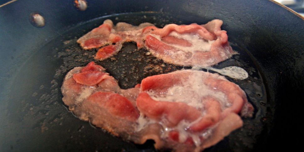 Frying Bacon Ranked As Top Sme...