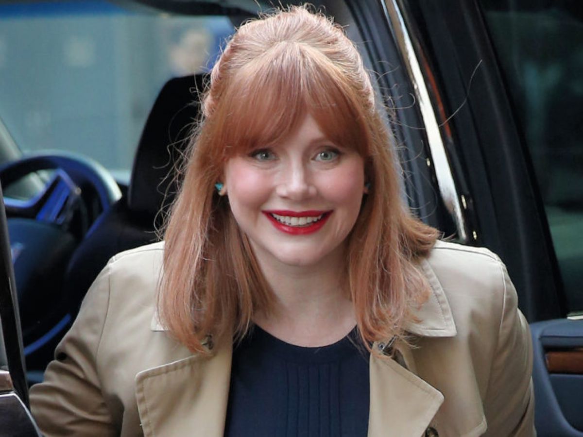 Bryce Dallas Howard Admits She Had A Crush On Her Twilight Co-Star Robert  Pattinson | SPINSouthWest