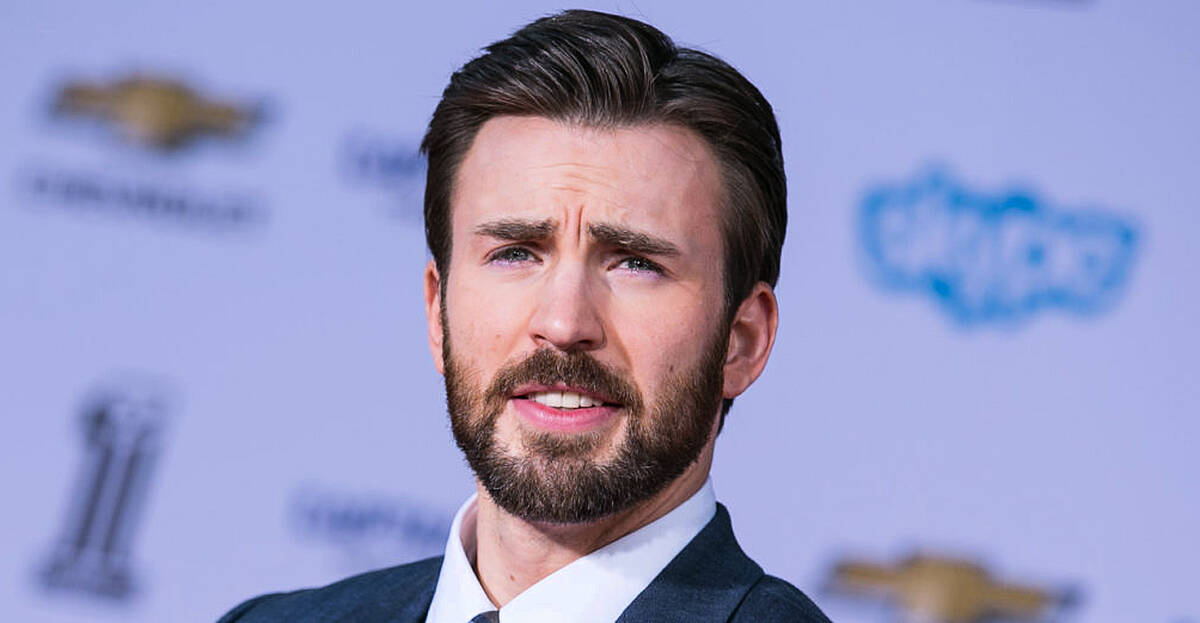 Chris Evans Breaks His Silence After Accidentally Sharing Nude Photo ...