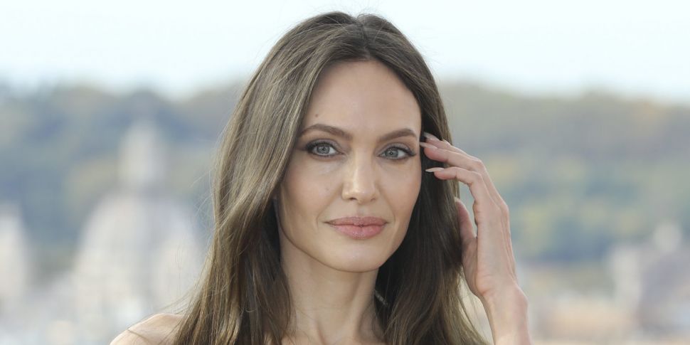 WATCH: Angelina Jolie Dodges Q...