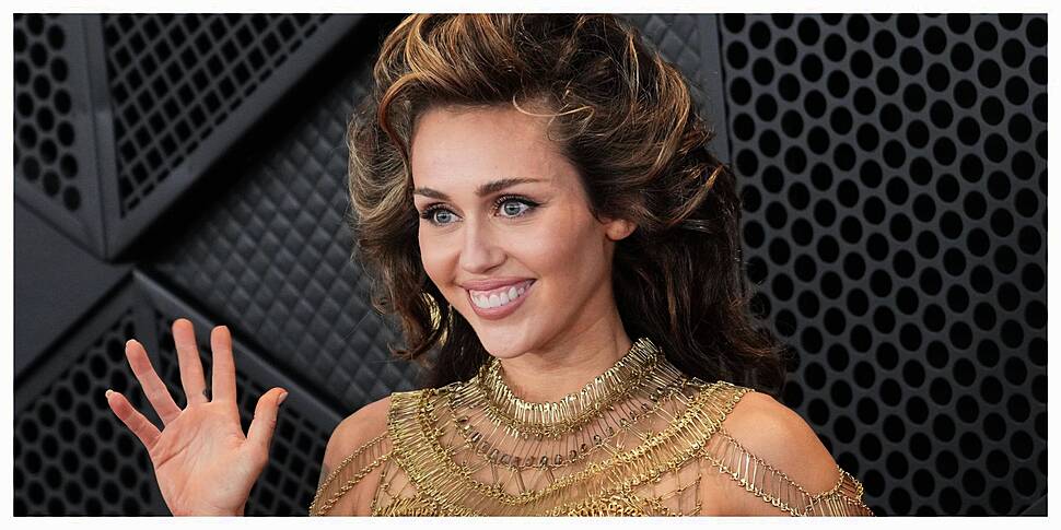 Miley Cyrus Admitted Dolly Par...