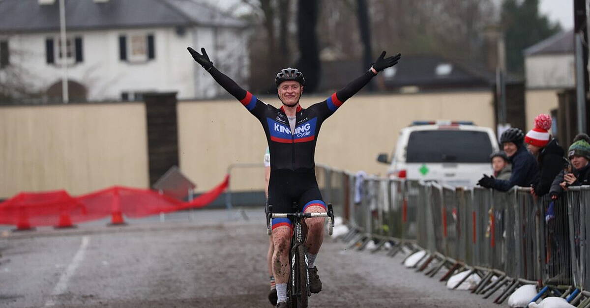 Tim Kinning Kinning holds off O'Flynn in epic Masters 40 race at National Champs ...