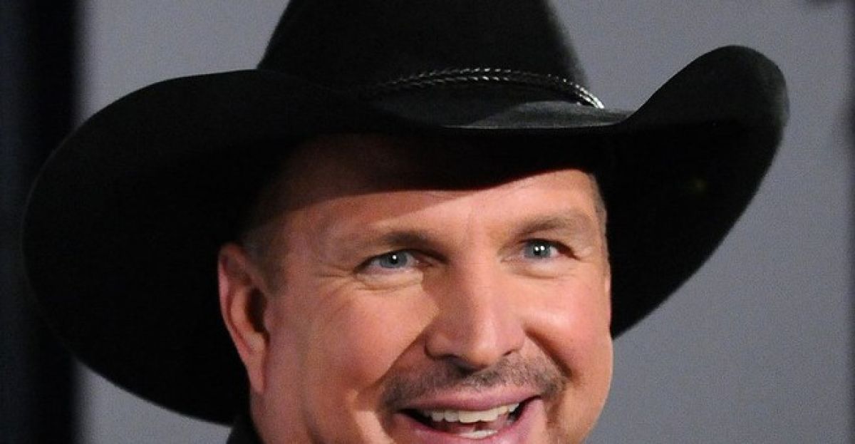 GIFT SKY SPORTS GARTH BROOKS