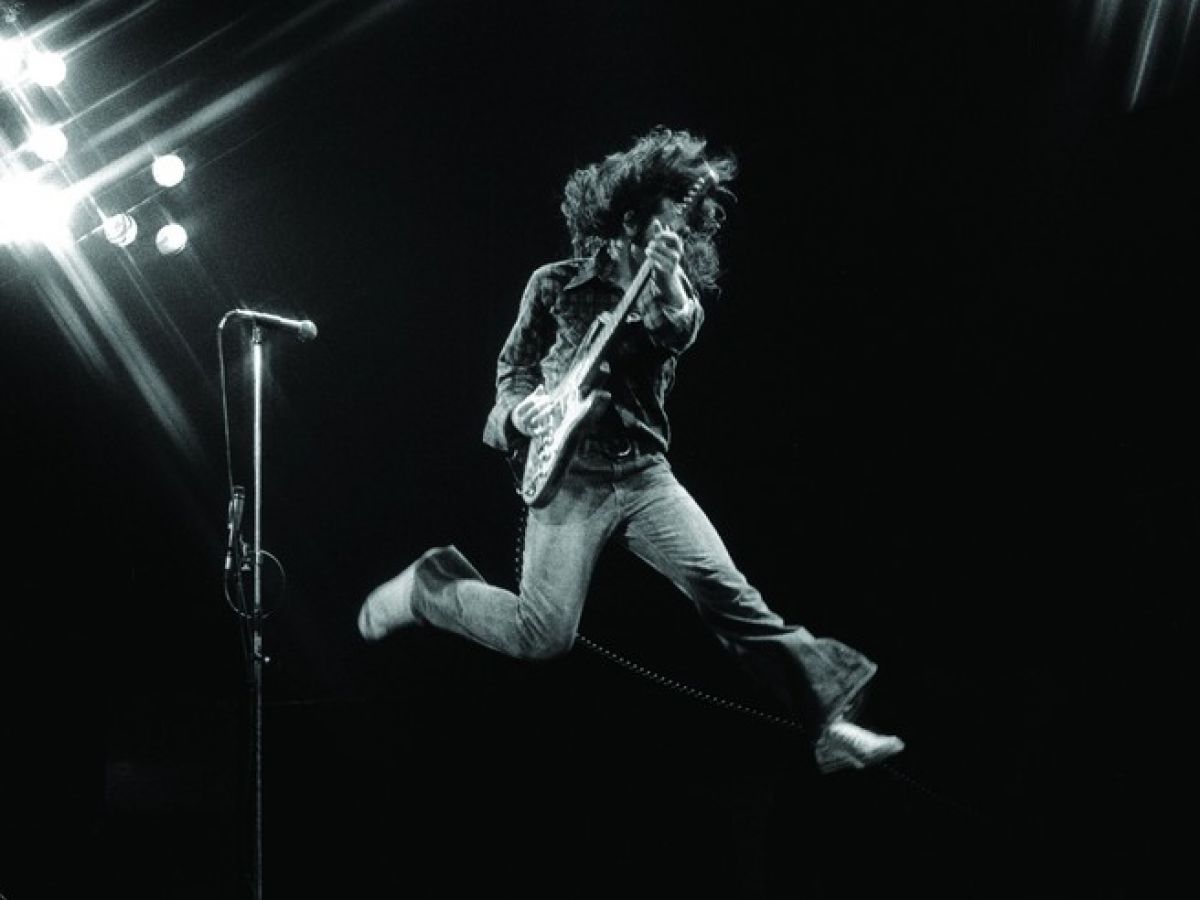 Rory Gallagher. TOP 3 - Página 4 35360-54-pages-05-18422-656x500