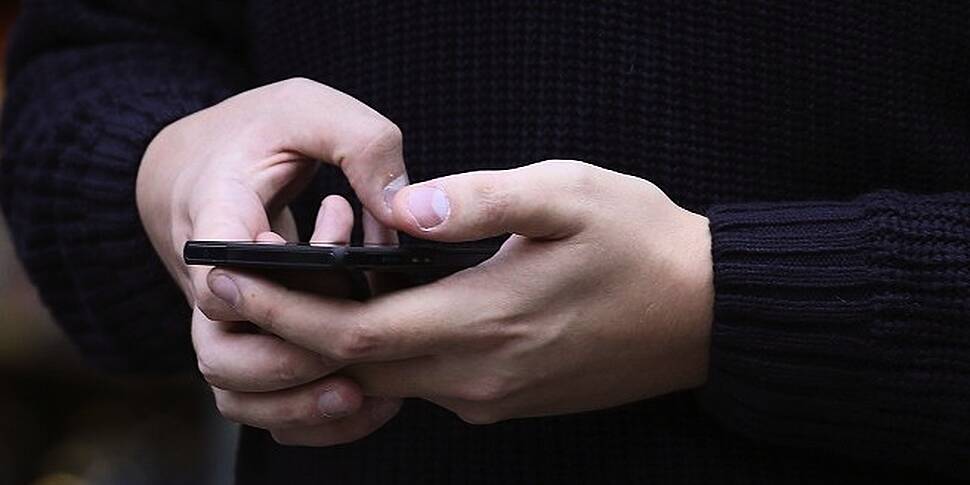 I Ve Caught My Husband Texting Someone Else Will He Cheat husband texting someone else will he