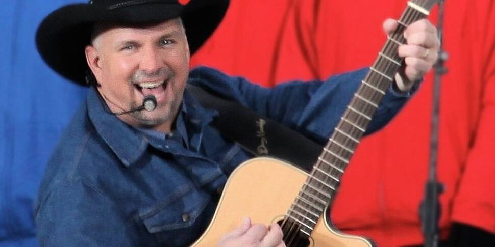 Garth Brooks willing to meet T...