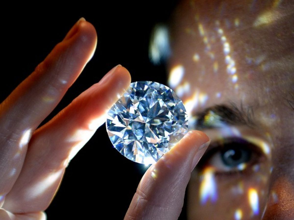 Scientists discover a quadrillion tonnes of diamonds. But there's