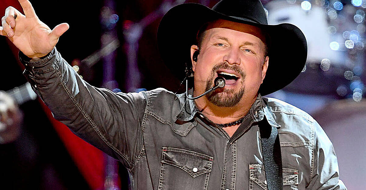 Garth Brooks Has Been Invited To Perform For A Week In Kerry