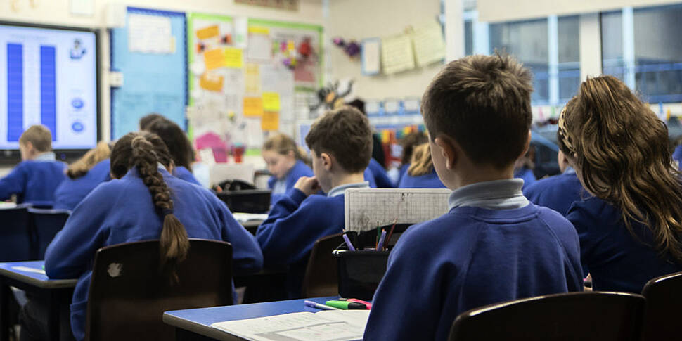 Schools To Decide Uniform Poli...