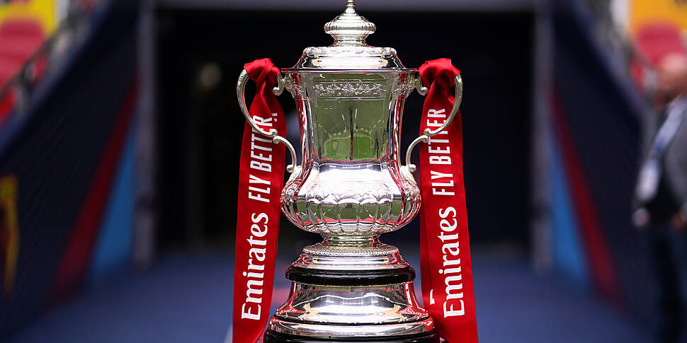 Manchester United to face Live...