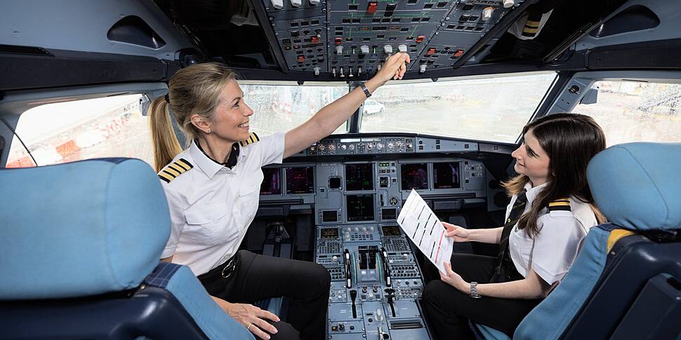 Aer Lingus Re-opens Pilot Trai...