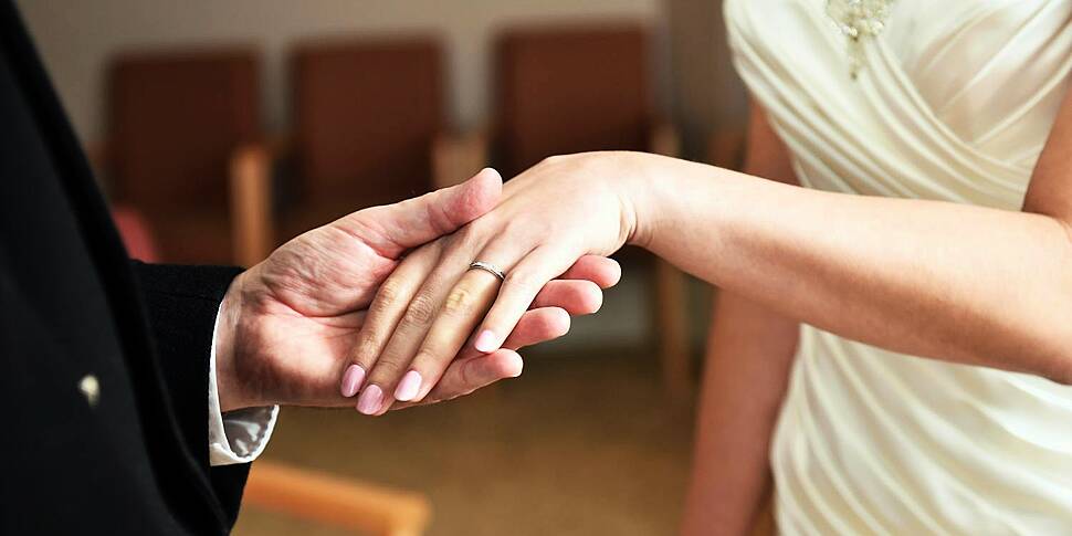 1 In 4 Irish Couples Spend Up...