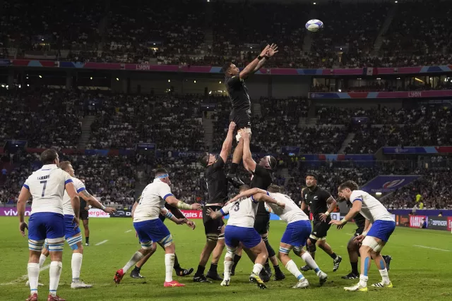 New Zealand’s Shannon Frizell takes a line-out 