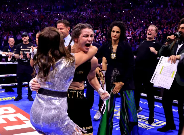 Katie Taylor celebrates with her mum Bridget Taylor