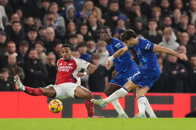 Pedro Neto equalises for Chelsea