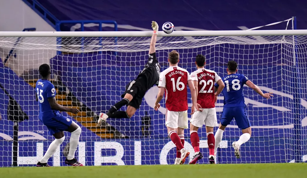 Kurt Zouma hits the crossbar