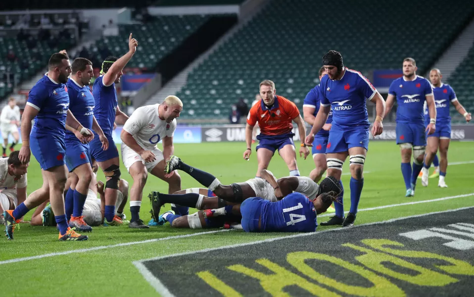 A late try from Maro Itoje saw England come from behind to beat France