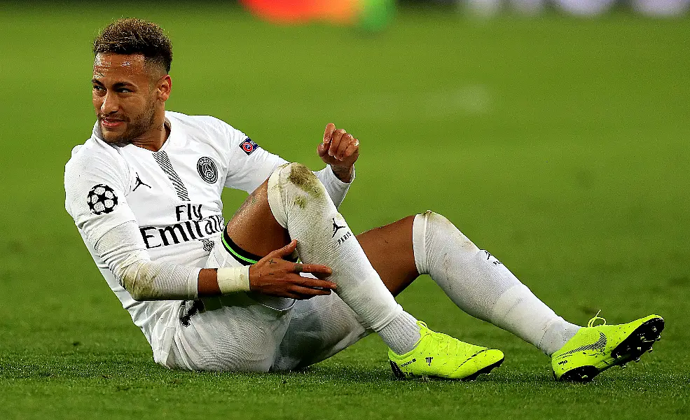 Neymar could be staying in Paris 