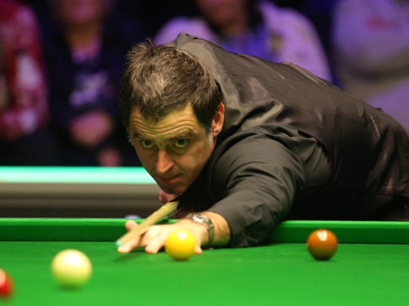 Ronnie O’Sullivan appears to forget the rules during win over Barry Hawkins