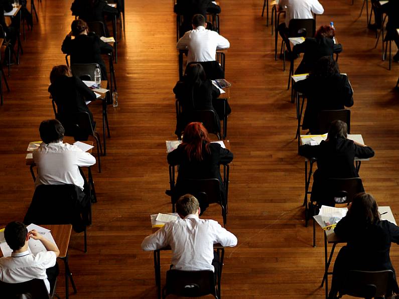 Opposition parties call for immediate decision on Leaving Cert