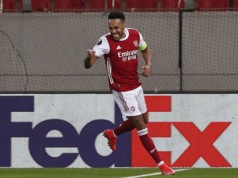 Pierre-Emerick Aubameyang nets late winner as Arsenal battle past Benfica